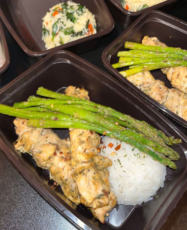 Meal prep bowl with chicken and asparagus